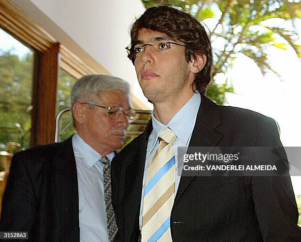 Brazilian national soccer team player Kaka, from the Italian Milan, arrives at Asuncion, Paraguay, 29 March 2004. Brazil will face Paraguay 31 March...