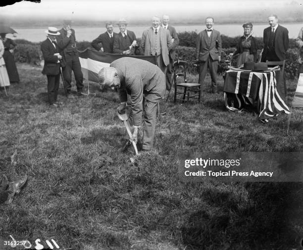 Christopher Addison 1st Viscount Addison Photos and Premium High Res ...