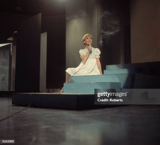 2,304 Petula Clark Photos & High Res Pictures - Getty Images