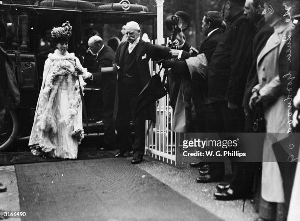 Queen Alexandra , queen-consort of British monarch Edward VII , arrives at Goodwood.