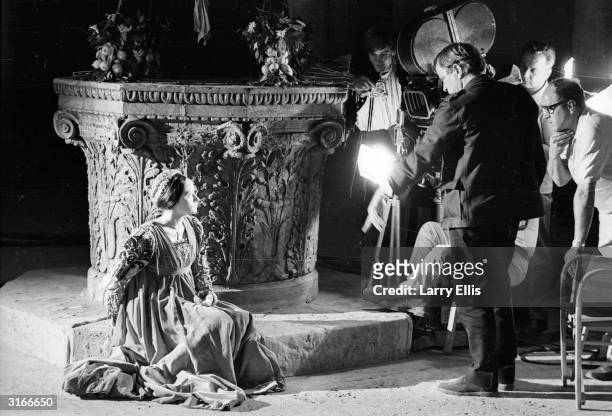 Franco Zeffirelli directs English actress Olivia Hussey in a screen version of Shakespeare's 'Romeo and Juliet'.