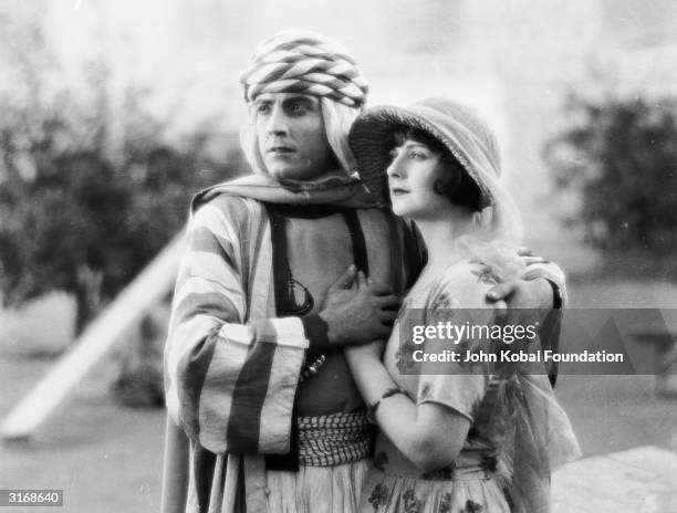 376 Ramon Novarro Photos & High Res Pictures - Getty Images