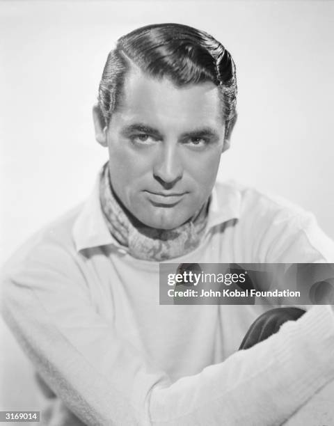 British born actor Cary Grant , who starred in a number of classic comedies between the 1930s and 1960s.