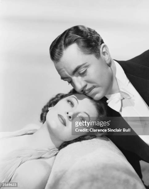 Myrna Loy and William Powell play sleuthing couple Nick and Nora Charles for the second time in 'After The Thin Man', directed by W S Van Dyke.