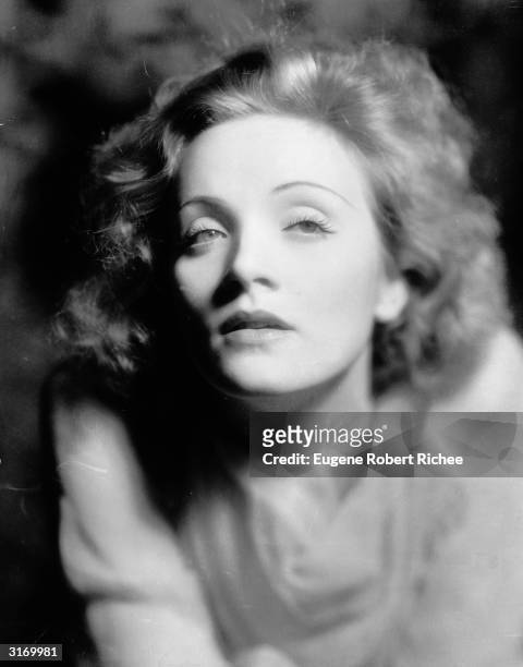 Marlene Dietrich , 1930.