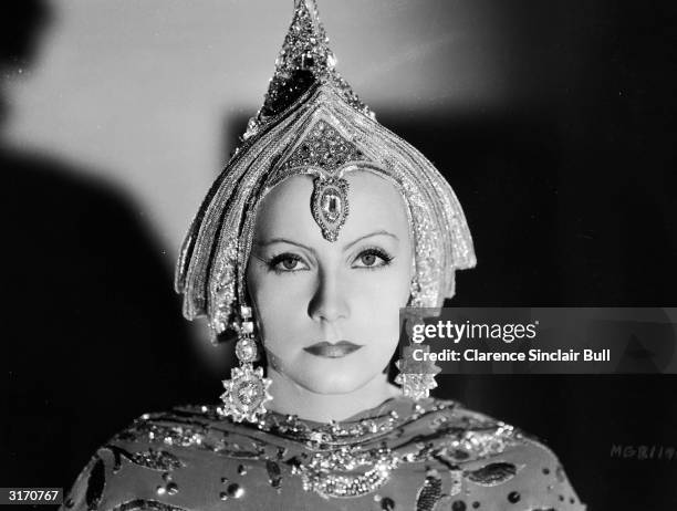 Swedish born actress Greta Garbo as dancer-turned-spy Mata Hari in the film of the same name, directed by George Fitzmaurice.