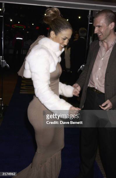 American actress Jennifer Lopez and British actor Ralph Fiennes arrive at the UK premiere of the film "Maid in Manhattan" at the Odeon Cinema...