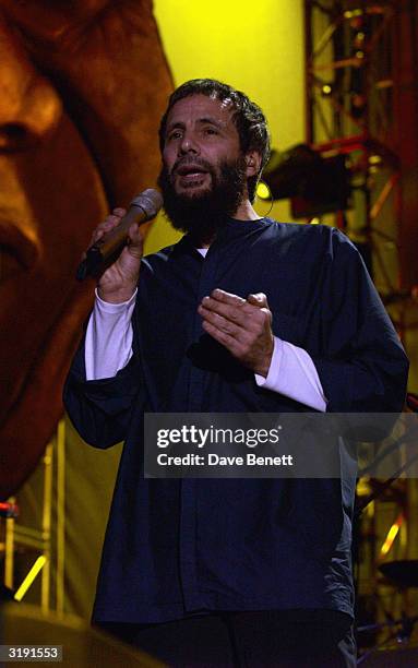 British singer Yusuf Islam performs on stage as part of the "Give 1 Minute to AIDS" concert for The Nelson Mandela Foundation's 46664 campaign held...