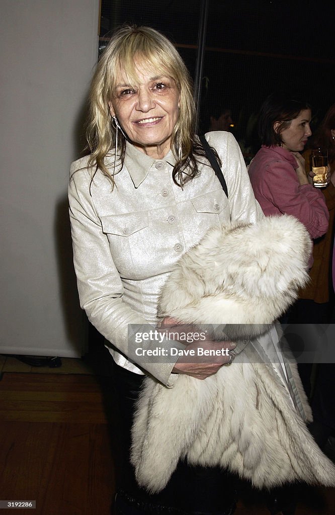 Marianne Faithfull Performes Live