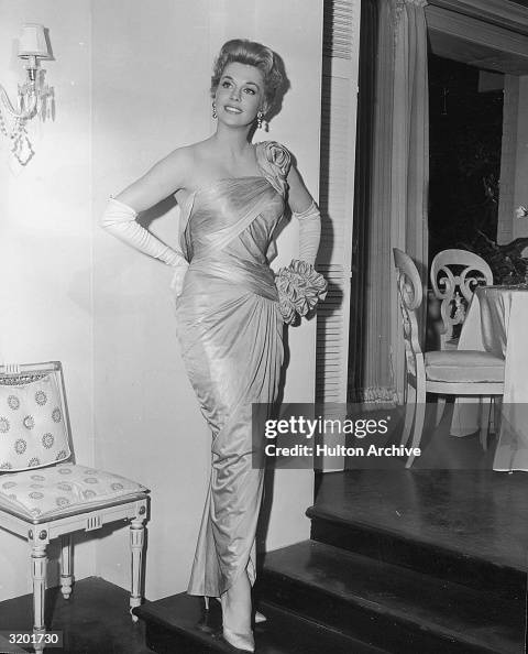 Glamorous Donna Glamorous Donna