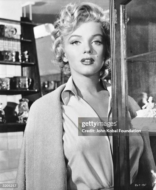 Marilyn Monroe stars as Rose Loomis in 'Niagara', directed by Henry Hathaway.