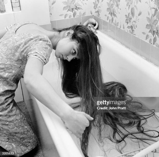 Twenty-four year old model, Jean Sonnex, is a modern day Rapunzel with hair that has not been cut for ten years, it now reaches over four feet in...