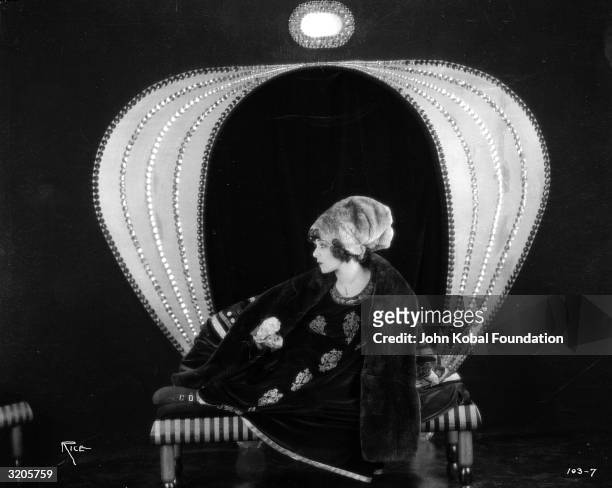 Russian actress Alla Nazimova plays an ailing courtesan in 'Camille', directed by Ray C Smallwood and based on the novel 'La Dame aux Camelias' by...