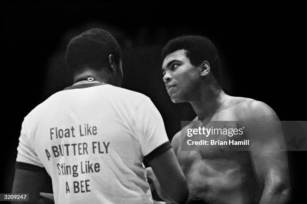 Ali C R 143 Muhammad Ali Bundini Stock Photos, High-Res Pictures, and Images ...