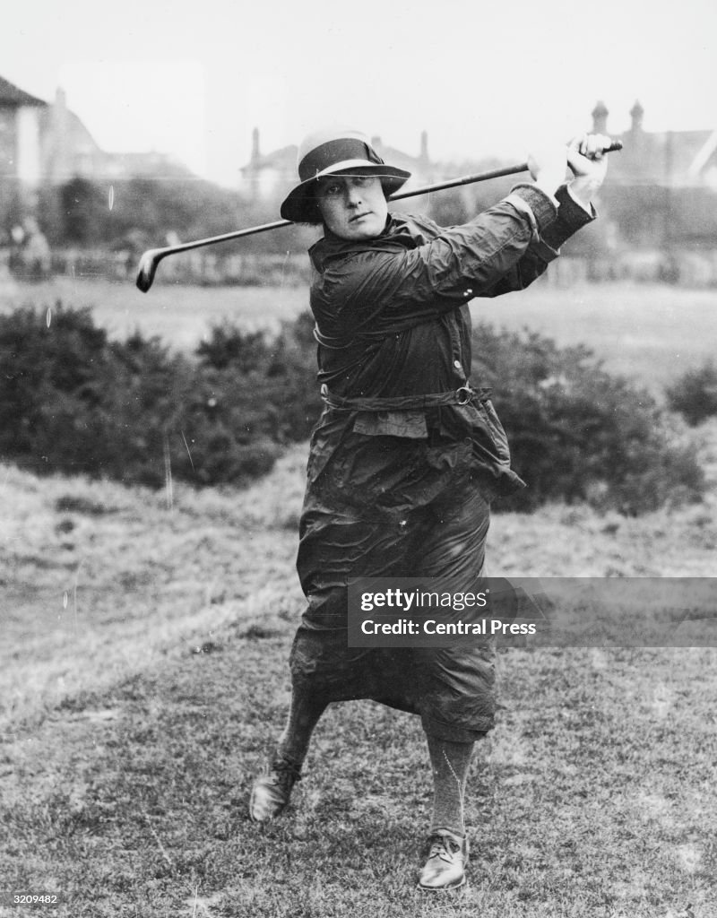 British golfer Charlotte 'Cecil' Leitch driving from the tee at... News ...