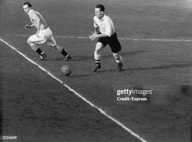 Stanley Matthews moving into position while playing for Blackpool FC.