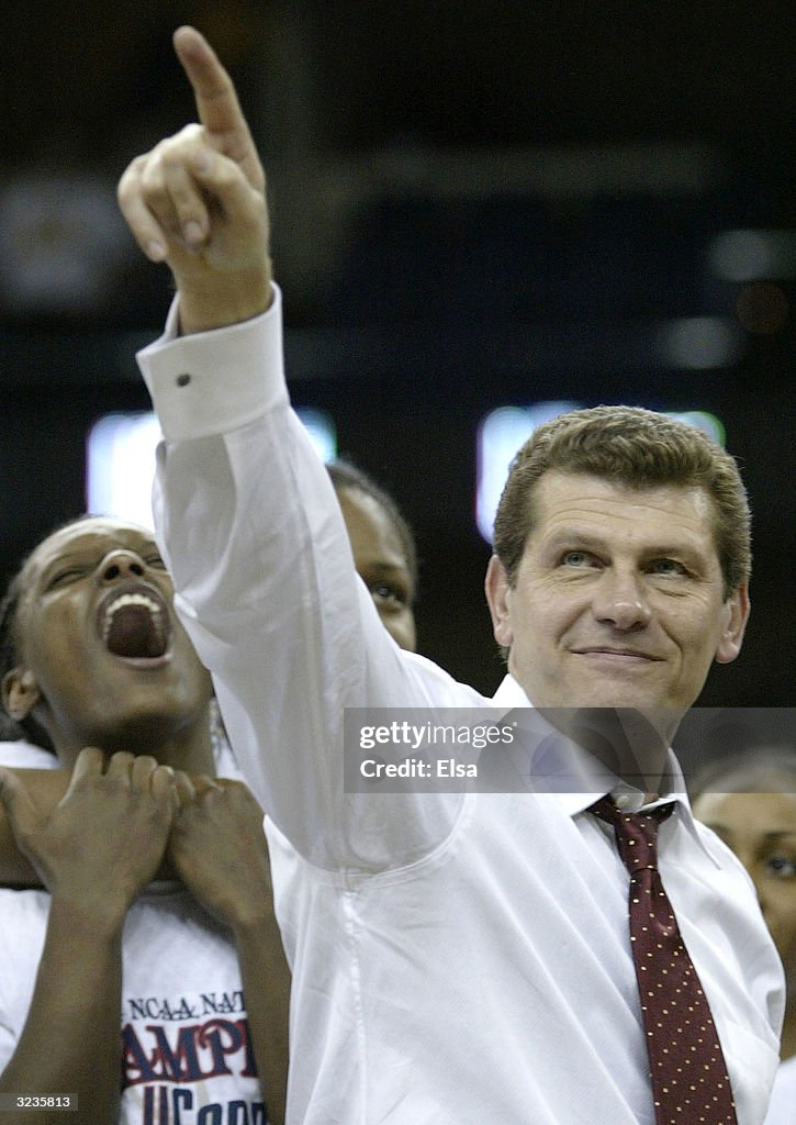 2004 NCAA Women's National Championship: Tennessee v UCONN