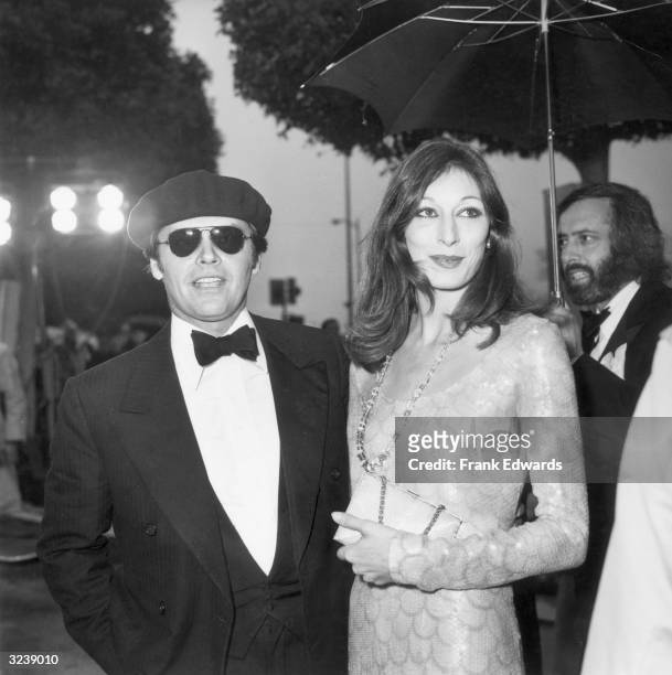 American actors Jack Nicholson and Anjelica Huston arrive together at the Academy Awards, at the Dorothy Chandler Pavilion of the Los Angeles County...