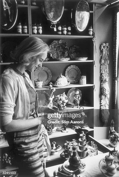 Patsy Barrett Gladys 'Patsy' Bartlett pictured inspecting ornaments in a Palm Beach ...