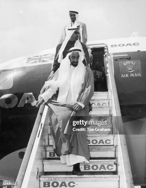 Abudhan Ruler 4,744 Abu Dhabi Ruler Stock Photos, High-Res Pictures, and Images ...