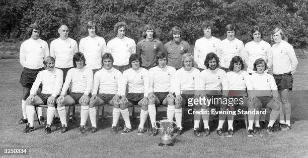Tottenham Hotspur football team, back left to right, Dillon, Alan Gilzean, Collins, Martin Chivers, Pat Jennings, Barry Daines, Mike England, Cyril...