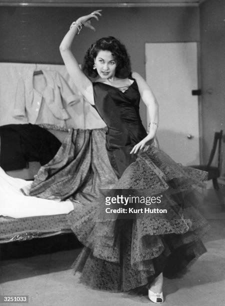 Yvonne De Carlo , the stage name of Peggy Middleton, the Canadian leading lady who during the 40's starred in many of Hollywood's most outrageous...