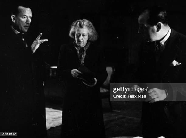 Noel Pierce Coward actor, dramatist and composer, rehearses his own play 'Blithe Spirit' with Margaret Rutherford and Cecil Parker . Original...