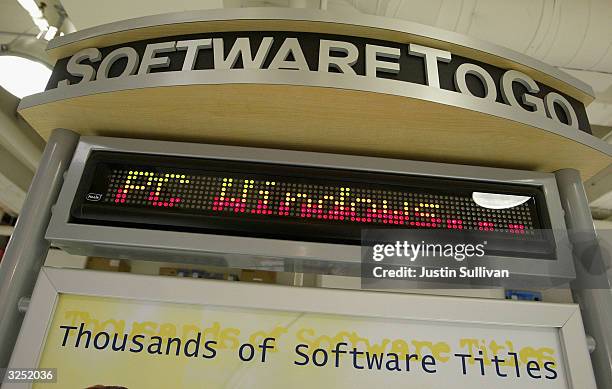 Compusa Store Photos and Premium High Res Pictures - Getty Images
