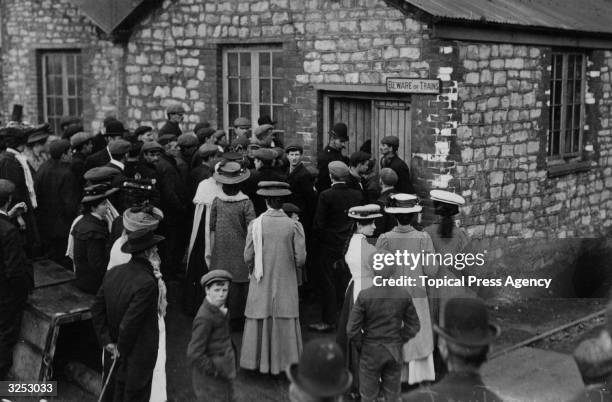 Relatives waiting to identify the dead after the disaster at Radstock Colliery.