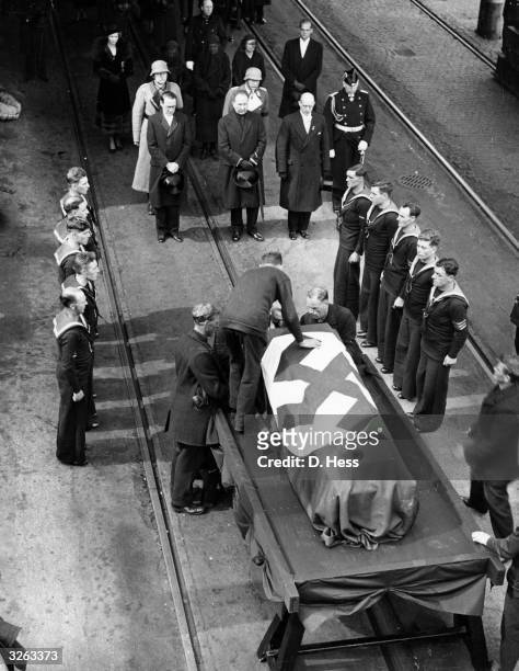 The swastika draped coffin of Herr Von Hoesch, former German ambassador, was given a nineteen gun salute as it arrived at Dover Castle from London by...