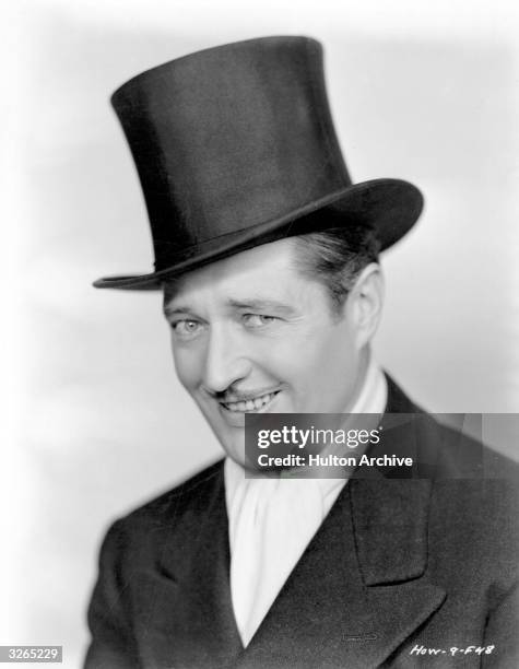 Edmund Lowe , the Hollywood film actor who was signed to Fox Films.