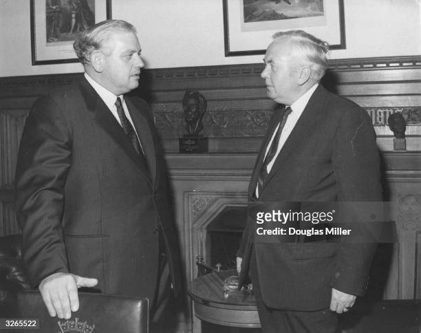 Harold Wilson , leader of Labour Party meets Norman Eric Kirk , leader of the New Zealand Labour Party.