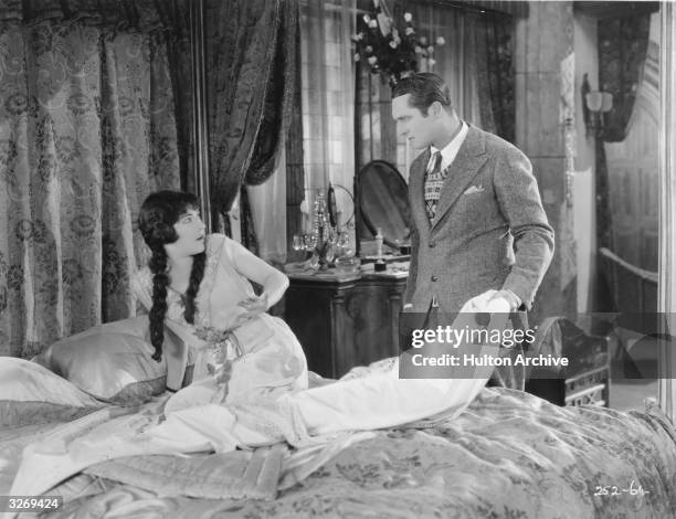 Aileen Pringle and Edmund Lowe in a scene from the film 'Soul Mates'.