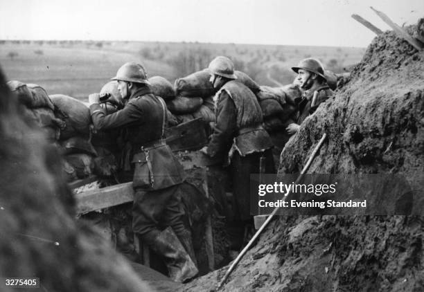 French troops about 200 metres from the German Front.