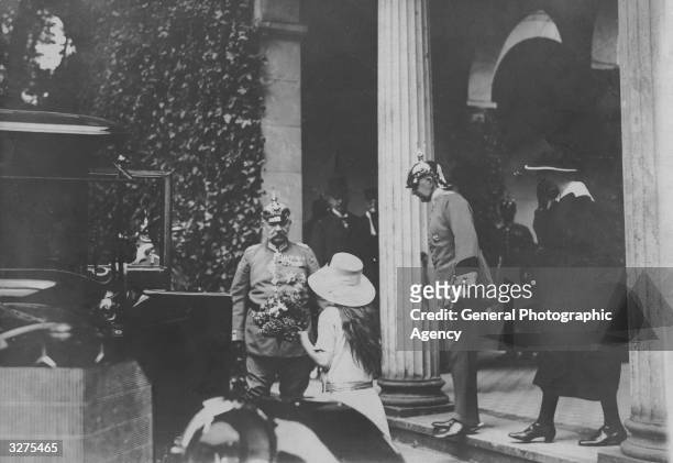 Soldier and president Paul von Beneckendorff und von Hindenburg arrives at the church for the funeral of Prince Joachim of Prussia with Marshal...