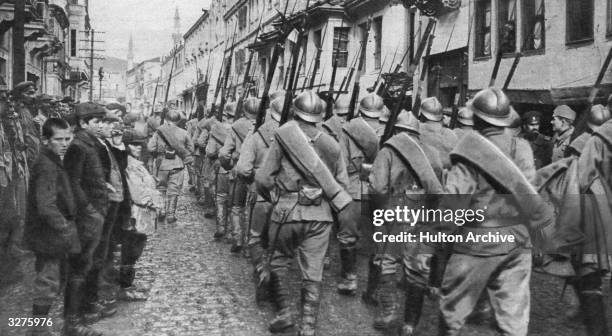 Russian troops entering the Balkan town of Monastir.