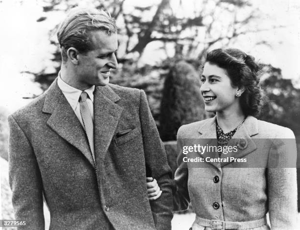 Official photograph of Princess Elizabeth and her husband on honeymoon at Broadlands, Romsey, Hampshire.