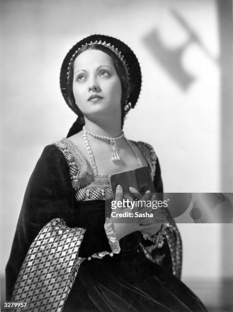 Merle Oberon formerly Estelle O'Brien Merle Thompson, the British leading lady who was married to Alexander Korda. She features as Anne Boleyn in...
