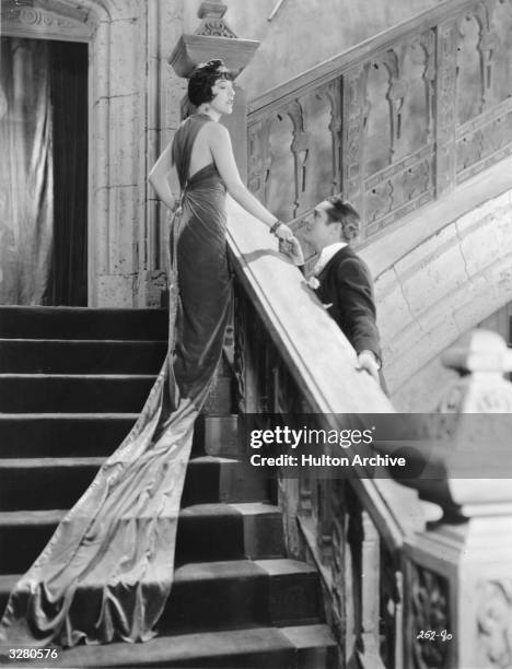 Actors Edmond Lowe and Aileen Pringle in a romantic scene from Jack Conway's MGM film 'Soul Mates'.