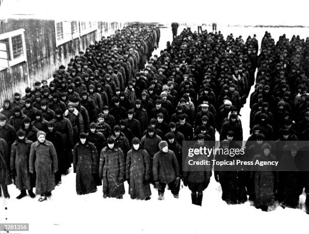 Some of the 2000 Russian soldiers captured after the battle of Suomussalmi.