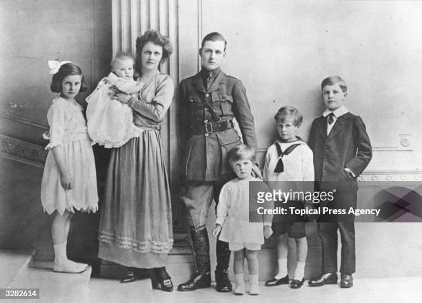 American-born British politician Nancy Witcher Langhorne, Viscountess Astor with her husband Waldorf Astor and their children Phyllis, John Jacob,...