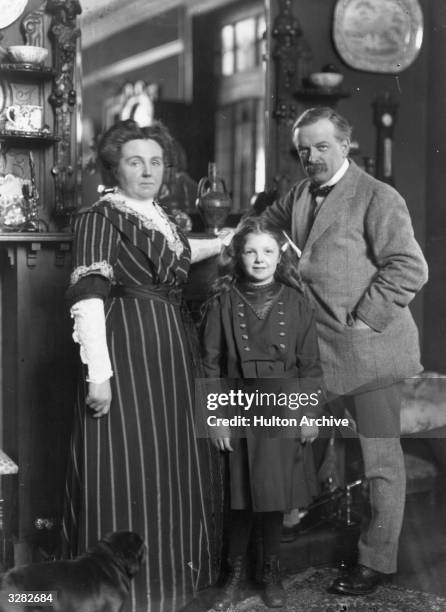 British statesman David Lloyd George , with his first wife, Margaret, and daughter Megan.