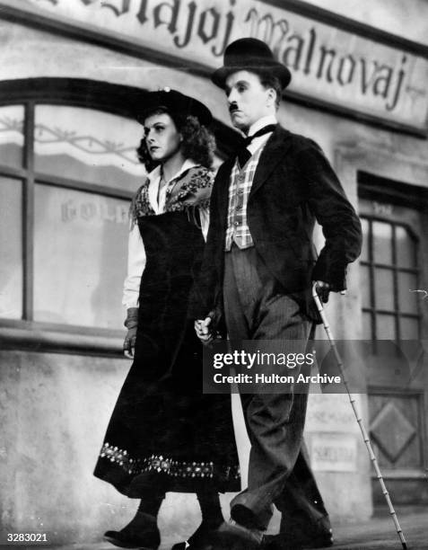 Charles Chaplin and Paulette Goddard star in the United Artists film 'The Great Dictator', a comedy of mistaken indentity directed by Chaplin himself.
