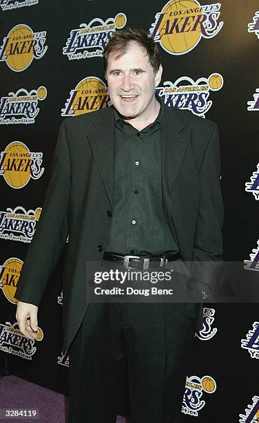 Actor Richard Kind arrives for the 1st Annual Palms Casino Royale to benefit the Los Angeles Lakers Youth Foundation on April 8, 2004 at Barker...