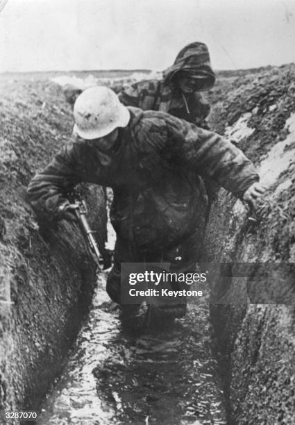 660 Ww2 Trenches Stock Photos High Res Pictures And Images Getty Images 660-ww2-trenches-stock-photos-high-res-pictures-and-images-getty-images