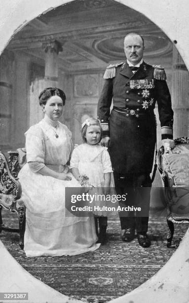 Princess Louise Emma Marie Wilhelmina Juliana Queen of the Netherlands from 1948 - 1980, portrayed as a young child with her mother and Prince Henry,...