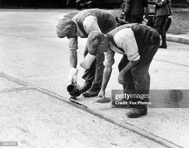 Tarring Tarring Photos and Premium High Res Pictures - Getty Images