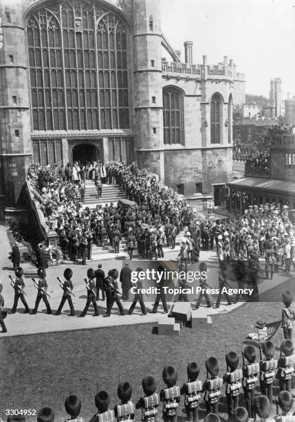 The coffin of King Edward VII, is carried into St George's Chapel at Windsor.