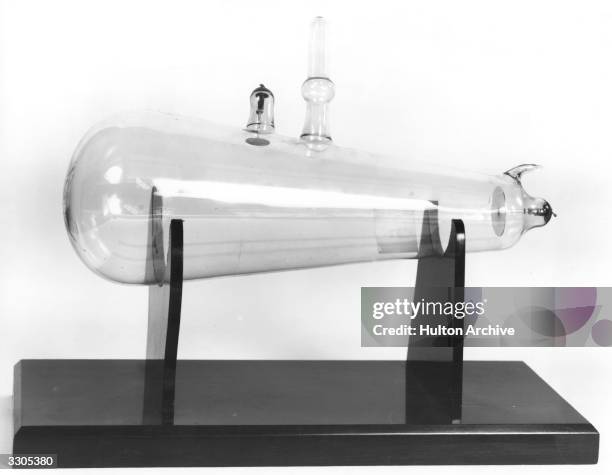 Wc Rontgen 291 Imagenes De Wilhelm Conrad Roentgen Stock Photos, High-Res Pictures ...