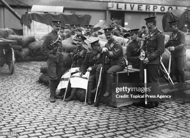 Group of 2nd Royal Sussex Regiment soldiers at Belfast dock during the dock strike.